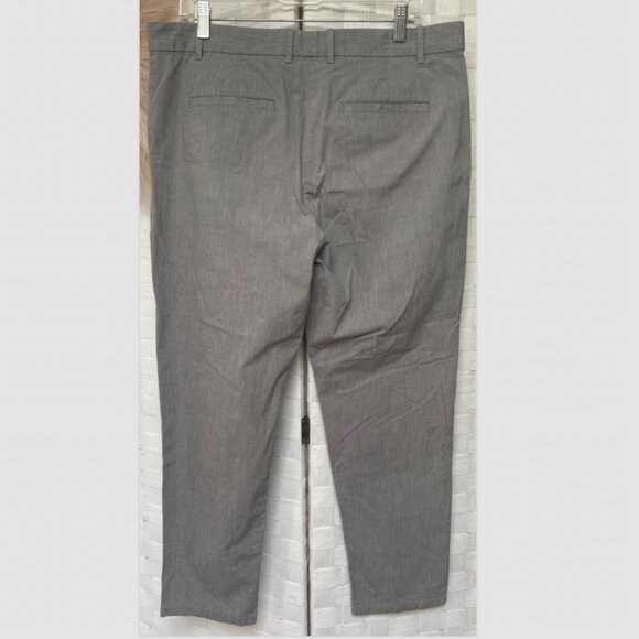GAP Broken In Straight Gray Cotton Khakis Pants Size 14 - Picture 4 of 7